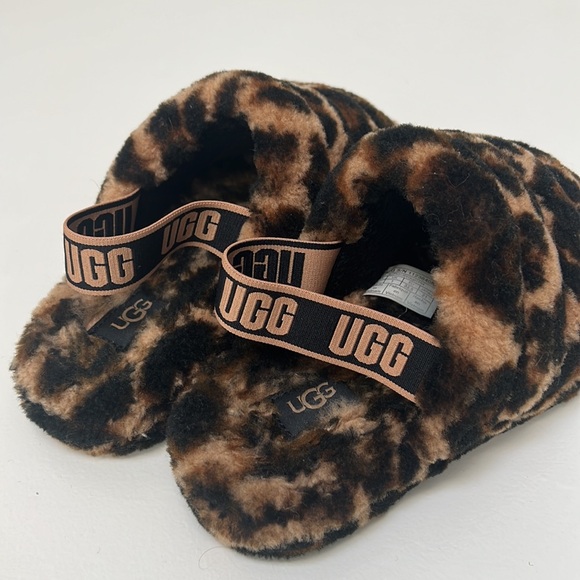 Ugg Girls Fluff Yeah Slippers - Picture 3 of 4